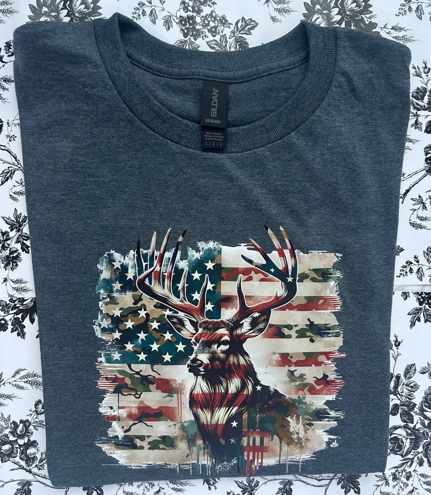 Patriotic Buck & Flag T-Shirt Gildan Softstyle Unisex
