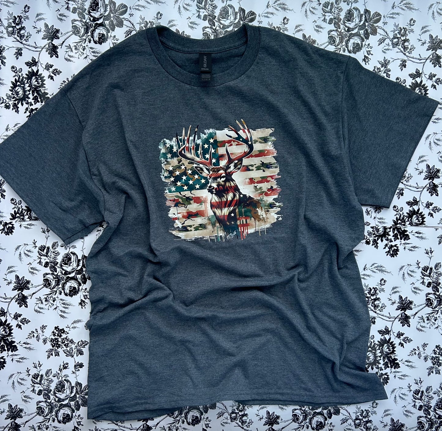 Patriotic Buck & Flag T-Shirt Gildan Softstyle Unisex